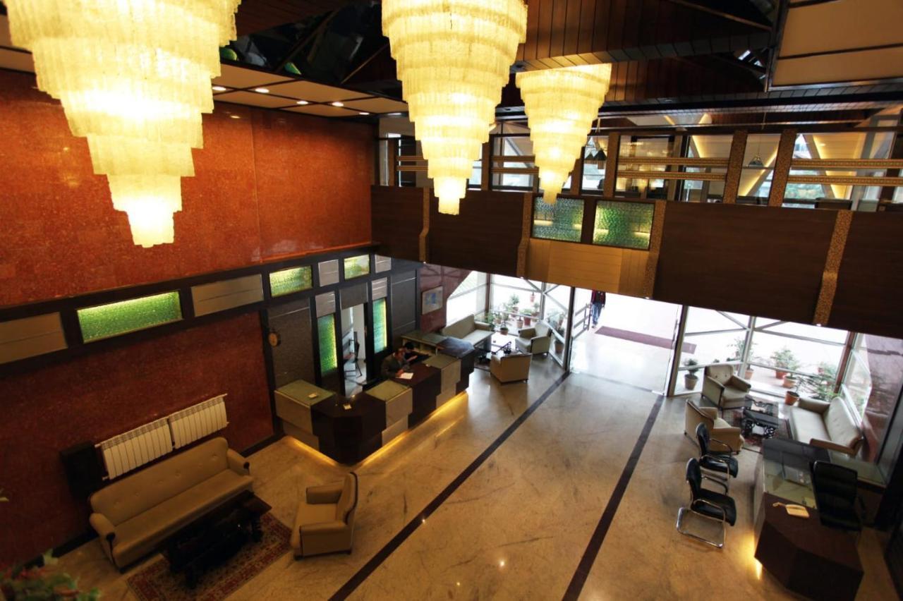 Hotel Arif Castle, Nainital Ngoại thất bức ảnh